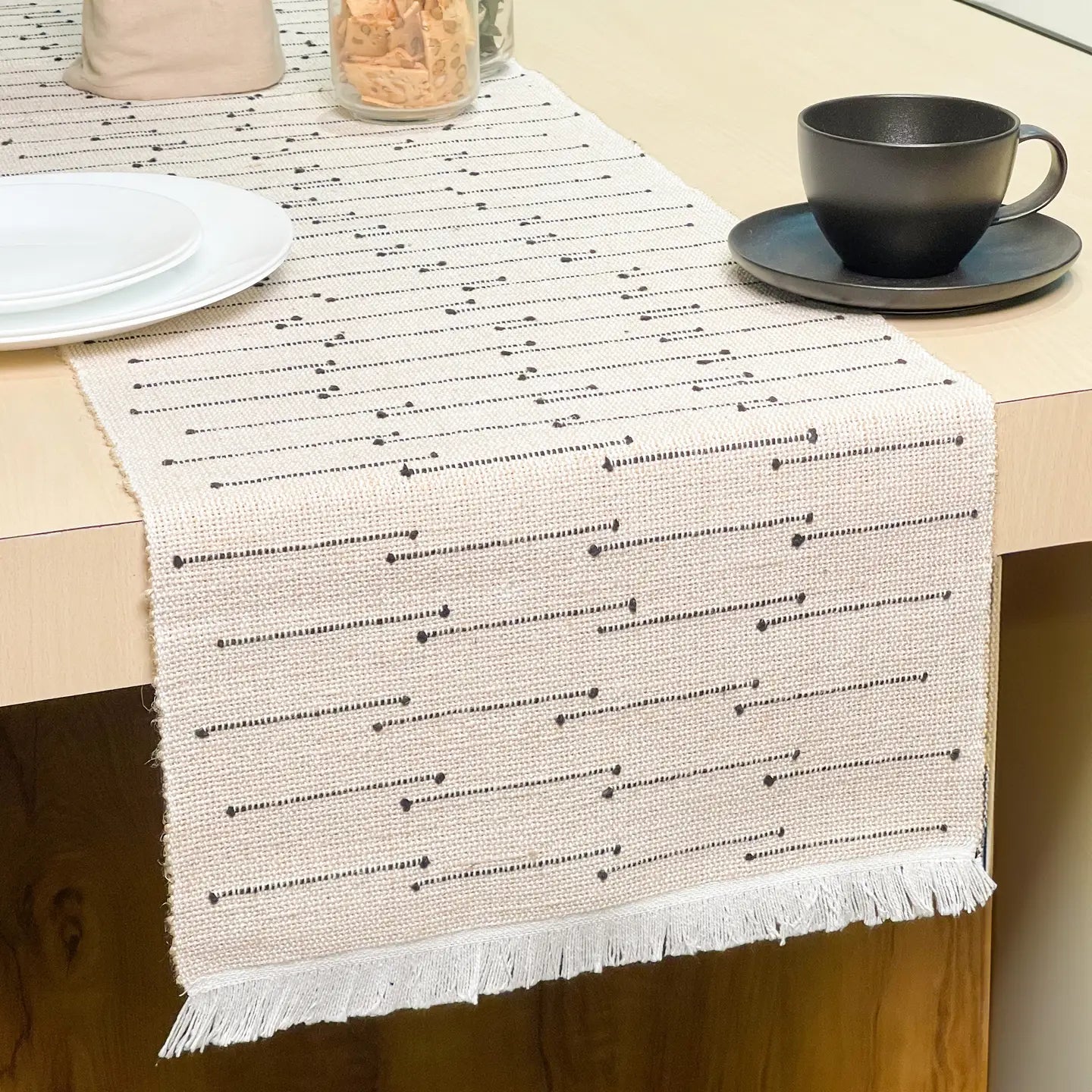 Sedona Table Runner, Natural-Black
