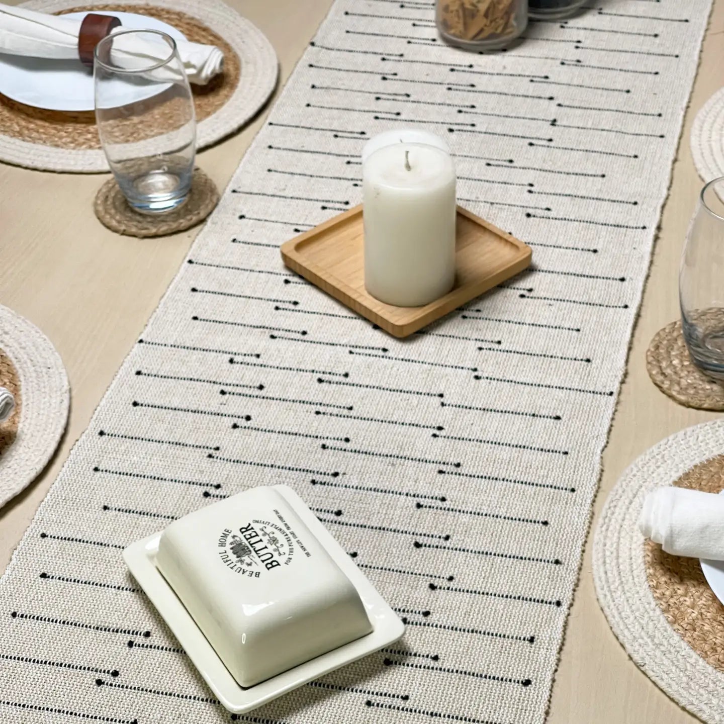 Sedona Table Runner, Natural-Black